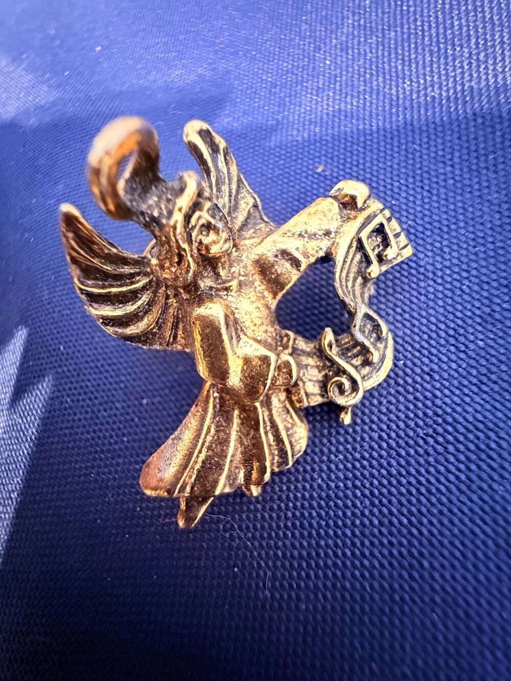 Vintage Gold Tone Angel Trumpet Lapel Pin Clutch Back